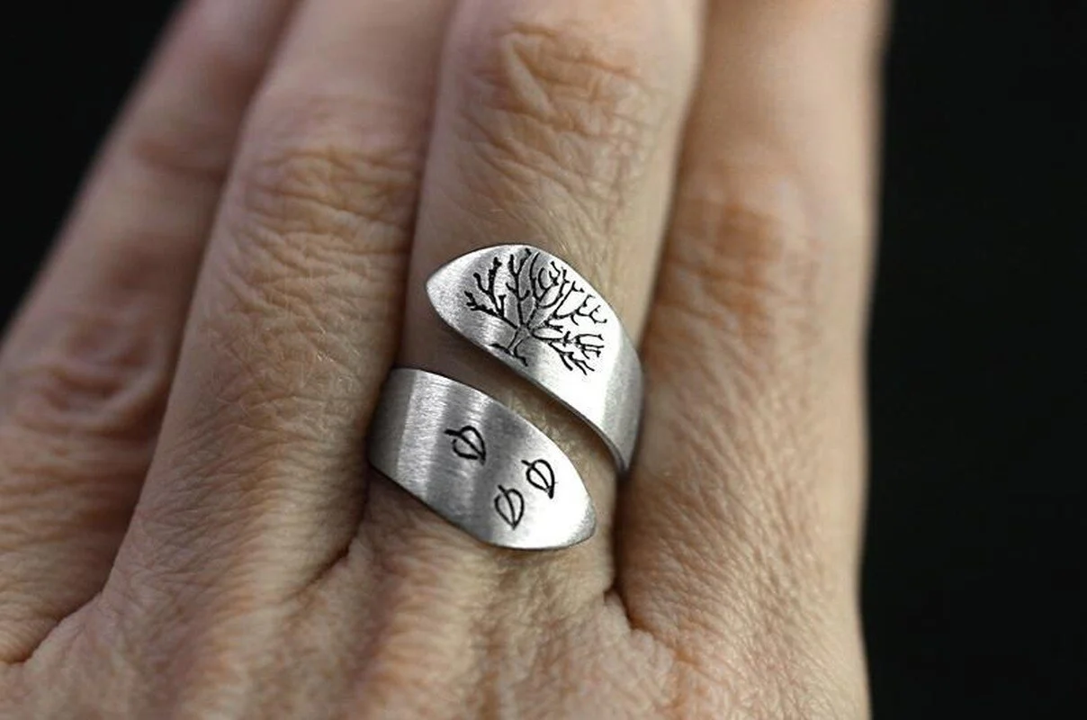 Bague Entrelacée Motif Arbre De Vie - Image 2