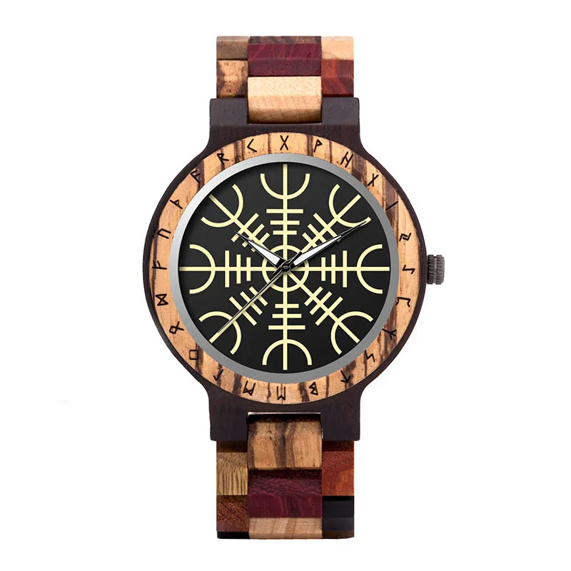 Montre en bois et symbole viking