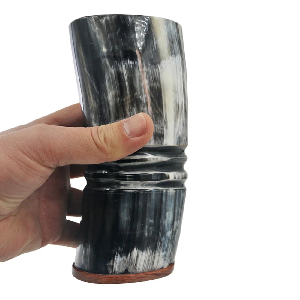 Tasse Viking En Corne De Bœuf Avec Gravures - Image 2